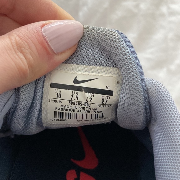 Nike running shoes - Picture 4 of 5